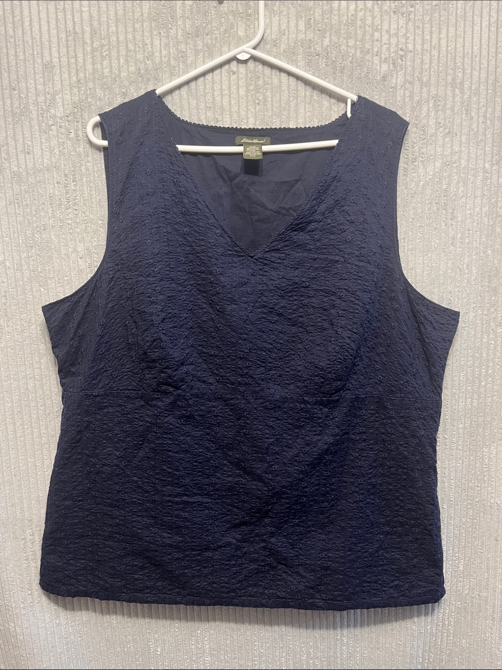 Eddie Bauer Dark Navy V-Neck Sleeveless Textured Tank XXL